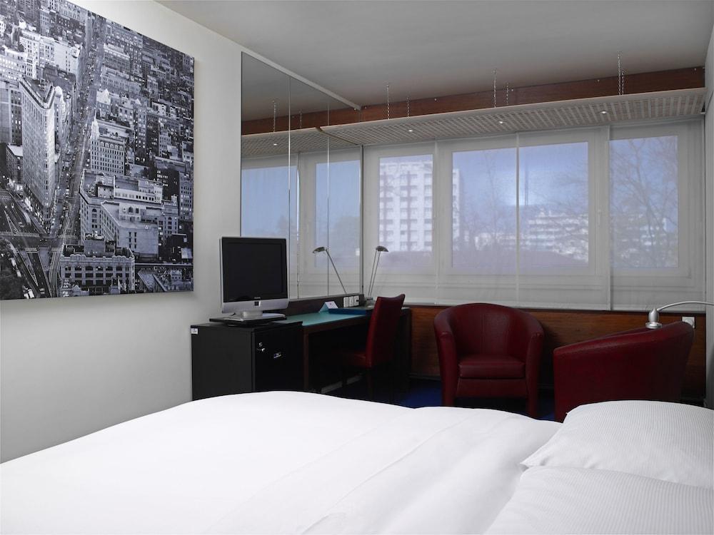 Hostellerie De La Vendee Lancy Екстериор снимка