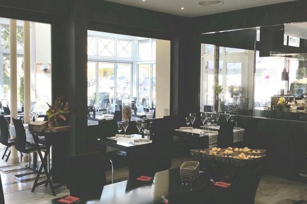 Hostellerie De La Vendee Lancy Екстериор снимка