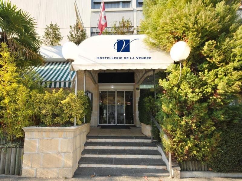 Hostellerie De La Vendee Lancy Екстериор снимка