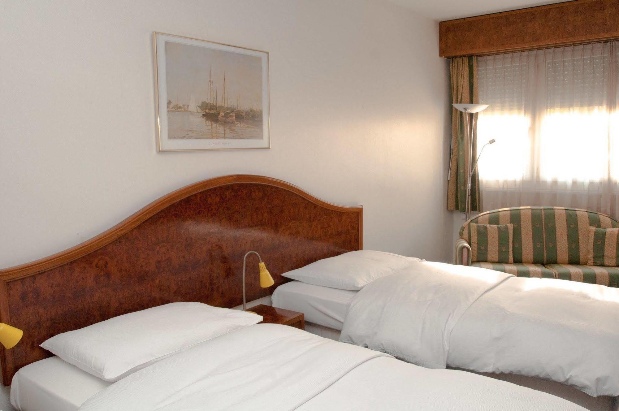 Hostellerie De La Vendee Lancy Екстериор снимка