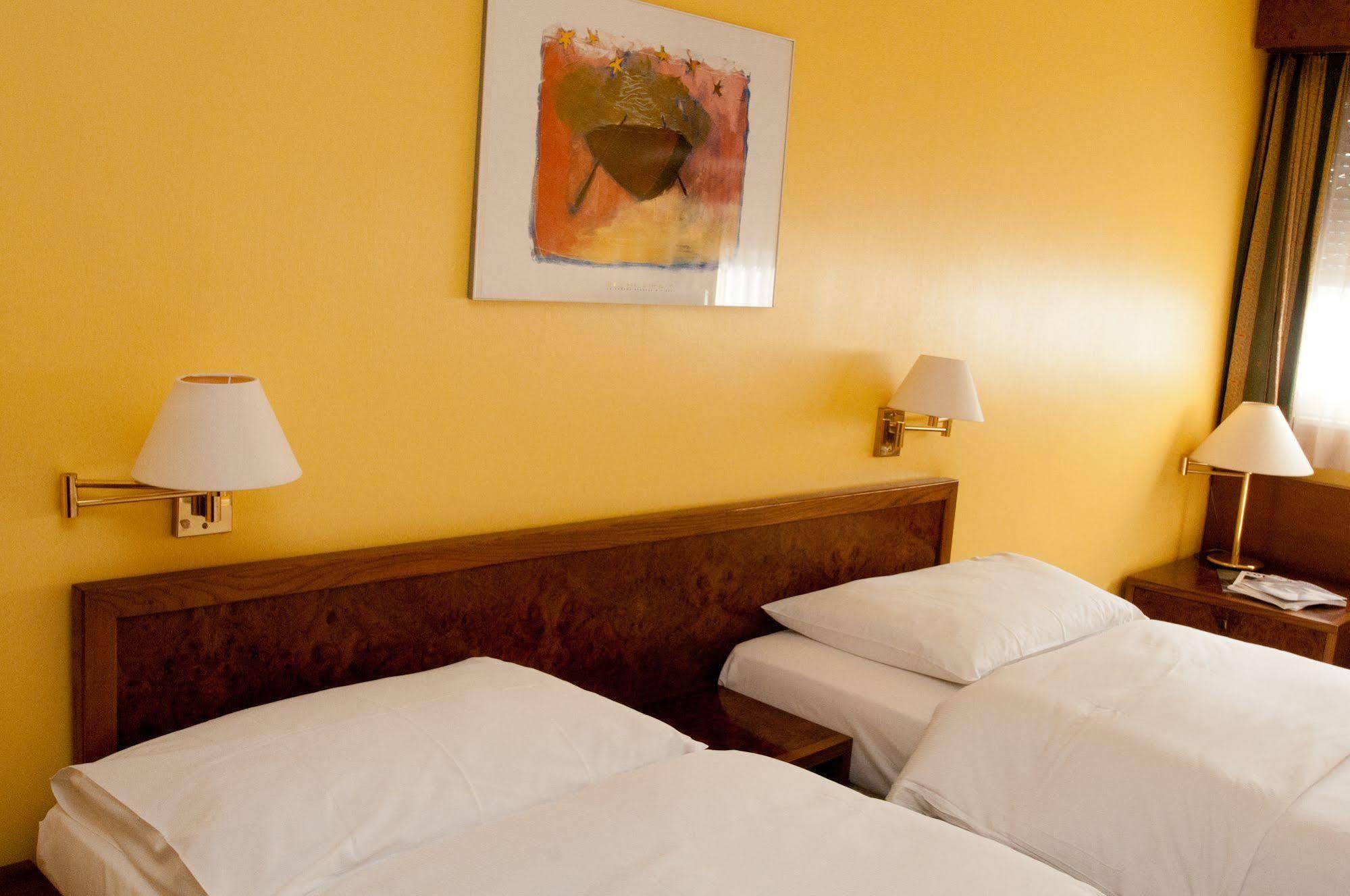 Hostellerie De La Vendee Lancy Екстериор снимка