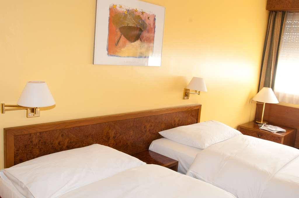 Hostellerie De La Vendee Lancy Стая снимка