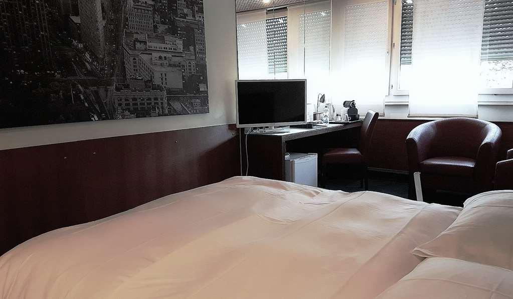 Hostellerie De La Vendee Lancy Стая снимка